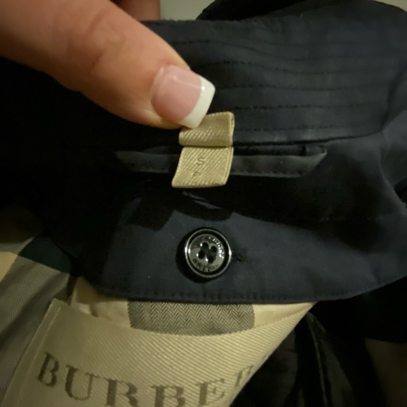 Burberry, London navy blue trenchcoat - Picture 3 of 5